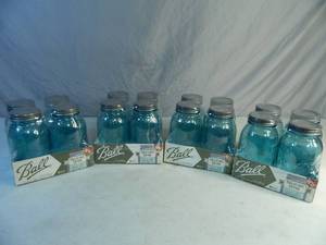 lot 142 image: 16 New Ball Collectors Edition 32 oz Jars with Lids