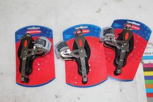 lot 245 image: Lot of (3) Ronstan 40mm Fiddle Block Cleat RF41520