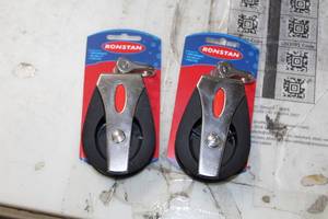 lot 246 image: Lot of (2) Ronstan 60mm Single Block Swivel Head RF66100