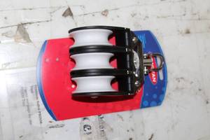 lot 249 image: Ronstan 50mm Triple Block Universal Head RF51300
