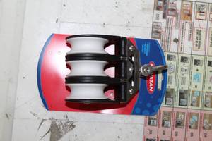 lot 250 image: Ronstan 50mm Triple Block Universal Head RF51300