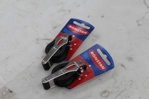 lot 260 image: Lot of (2) Ronstan 30mm Single Ball Bearing Loop Top Becket RF30111