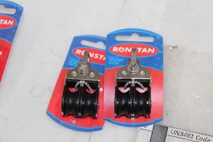 lot 266 image: Lot of (2) Ronstan 20mm Double Block Ball Bearing RF20202