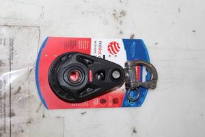 lot 231 image: Ronstan Series 60 Core Block Snap Shackle RF64103