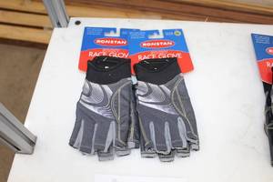 lot 311 image: Lot of (2) Ronstan Sticky Race Glove 2XS