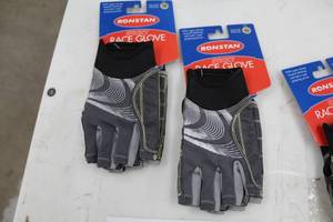 lot 312 image: Lot of (2) Ronstan Sticky Race Glove XS
