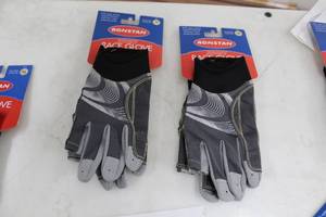lot 313 image: Lot of (2) Ronstan Sticky Race Glove XS