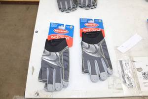 lot 320 image: Lot of (2) Ronstan Sticky Race Glove XL