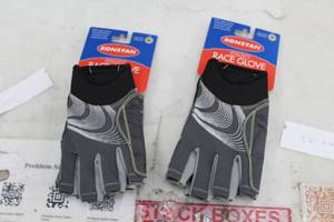 lot 321 image: Lot of (2) Ronstan Sticky Race Glove XL
