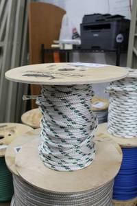 lot 33 image: New England Ropes 716in. Sta-Set Green Fleck Rope 600 Foot Reel