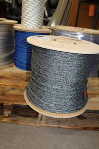 lot 32 image: New England Ropes 10mm Endura Black Mottled Rope 600 Foot Reel