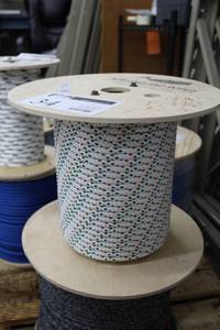 lot 34 image: New England Ropes 10mm VPC Green Fleck Rope 600 Foot Reel
