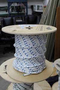 lot 37 image: New England Ropes 716in. Sta-Set X Blue Fleck Rope 600 Foot Reel
