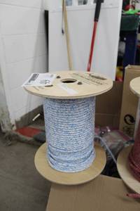 lot 49 image: New England Ropes 516in. Nexus Pro Blue Fleck Rope 600 Foot Reel
