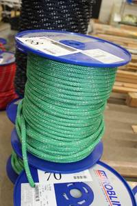 lot 68 image: FSE Robline 1332in. DyneemaPolyester Globe 5000 mk2 GreenSilver Rope 656 Foot Reel