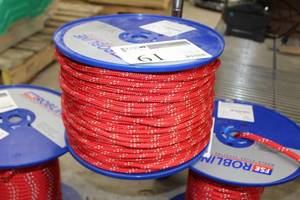 lot 61 image: FSE Robline 516in. DyneemaPolyester Globe 5000 mk2 RedSilver Rope 656 Foot Reel