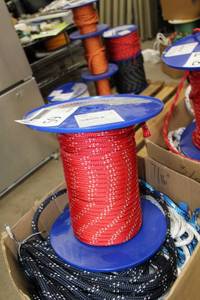 lot 59 image: FSE Robline 1332in. DyneemaPolyester Globe 5000 mk2 RedSilver Rope 656 Foot Reel