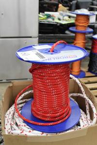 lot 60 image: FSE Robline 1332in. DyneemaPolyester Globe 5000 mk2 RedSilver Rope 656 Foot Reel