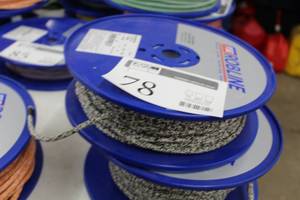 lot 78 image: FSE Robline 5.5mm DyneemaTechnoraXLF Super Dinghy Sheet BlackWhite 100 Foot Reel
