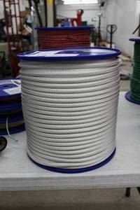 lot 70 image: FSE Robline 12in. DyneemaPolyester Globe 5000 mk3 White Rope 492 Foot Reel