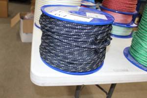 lot 64 image: FSE Robline 516in. DyneemaPolyester Globe 5000 mk2 Navy BlueSilver Rope 656 Foot Reel