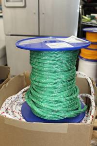 lot 67 image: FSE Robline 12in. DyneemaPolyester Globe 5000 mk2 GreenSilver Rope 492 Foot Reel