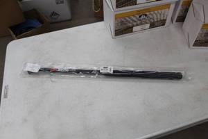 lot 8 image: Ronstan Battlestick Telescopic Split Grip 740-1120mm RF3134