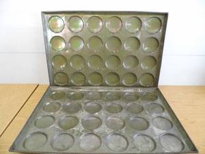 Lot of 2 Metal Baking Trays