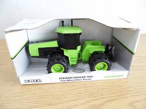 Ertl Steiger Cougar 1000 Tractor