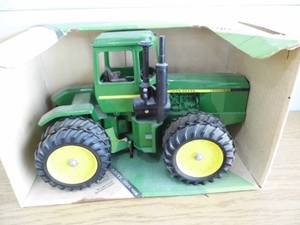 Ertl John Deere 5508 Tractor