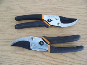 Lot of 2 Pair Fiskars Cutters