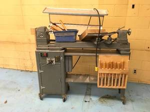 lot 355 image: Rockwell Delta 12 Variable Speed Wood Lathe