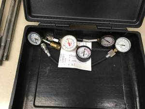 lot 440 image: Compression Testers