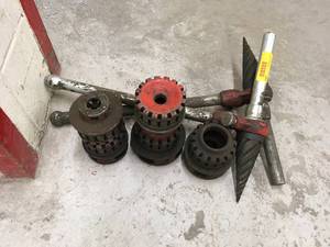 lot 480 image: Pipe Cutting Machine ToolsAccessories