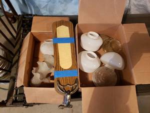 lot 22 image: Various Ceiling Fan Parts