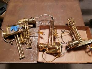 lot 33 image: 4 Used Folding Light Fixtures