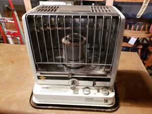lot 37 image: Used Kerosene Heater