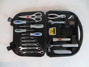 lot 11 image: Tool Shop Tool Kit