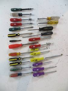 lot 23 image: Miscellaneous Screwdrivers