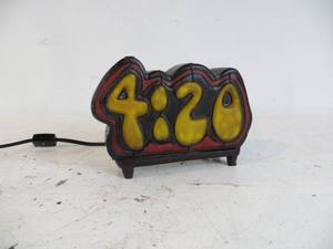 lot 36 image: 420 Lamp