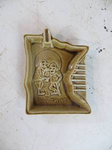 lot 41 image: VINTAGE Red Wing Win Twins Ceramic Ashtray