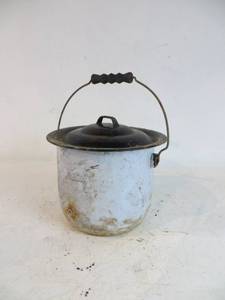 lot 50 image: VINGAGE Lidded Metal Pot