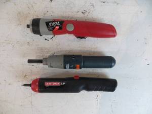 lot 60 image: 3 Cordless Screwdrivers