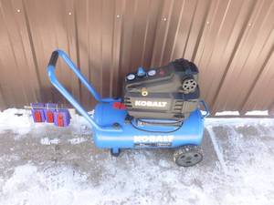 Kobalt 8 gallon air compressor. Looks nearly new. Tested & works. As shown.