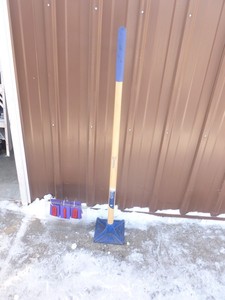 Kobalt hand tamper. Looks new. As shown.