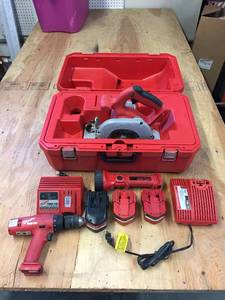 lot 2 image: Milwuakee 18V and 14.4 V combo
