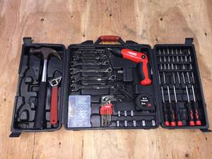 lot 3 image: Husky tool kit