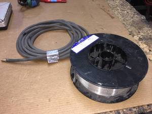 lot 9 image: Welding supplies