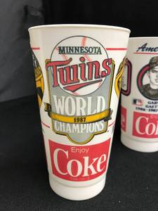 lot 25 image: MN Twins fan pack items from 1986, 1987 World Champions, 1989 Gold Glove