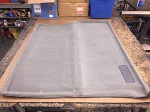 lot 18 image: Ford Expedition floor mats - NIB